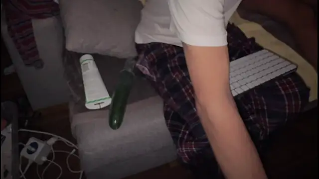 Snapshot of swissMen_DE chatting on 02-19-25, 05:05 swissMen DE online show from 02-19-25, 05:05