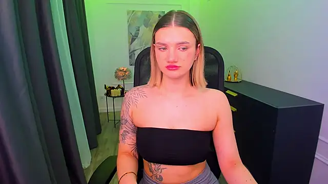 SelenaeMoore online show from 03-14-26, 07:41