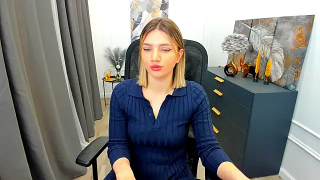 SelenaeMoore online show from 03-26-26, 03:45