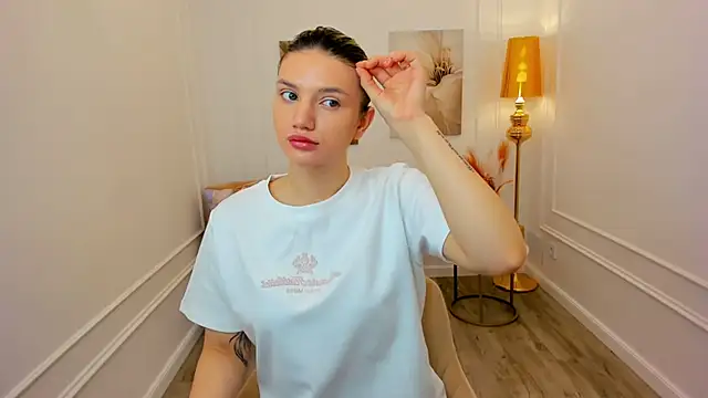 SelenaeMoore online show from 04-02-26, 03:26