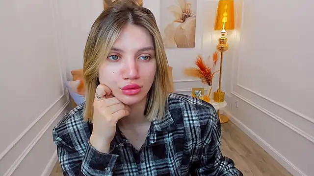 SelenaeMoore online show from 04-04-26, 03:38