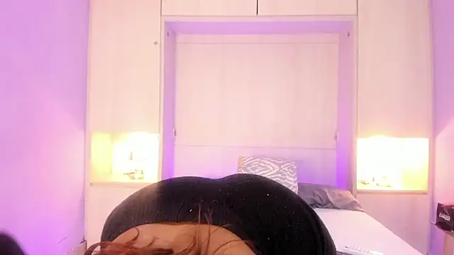 Snapshot of KendallRosse1 chatting on 01-25-25, 12:37 KendallRosse1 online show from 01-25-25, 12:37