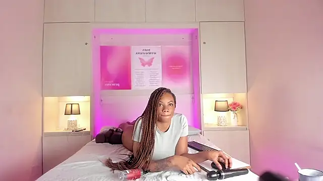 Snapshot of KendallRosse1 chatting on 07-21-26, 04:20 KendallRosse1 online show from 07-21-26, 04:20
