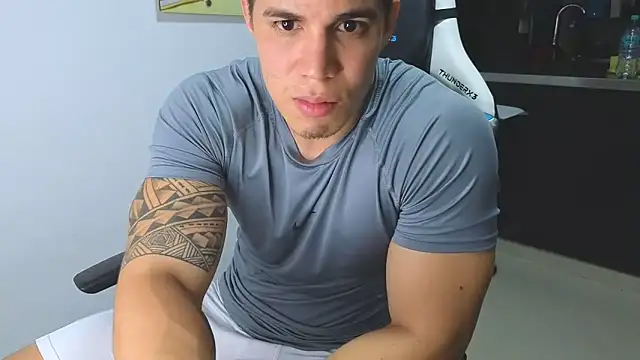 Snapshot of Ethanstill1 chatting on 02-04-25, 03:00 Ethanstill1 online show from 02-04-25, 03:00