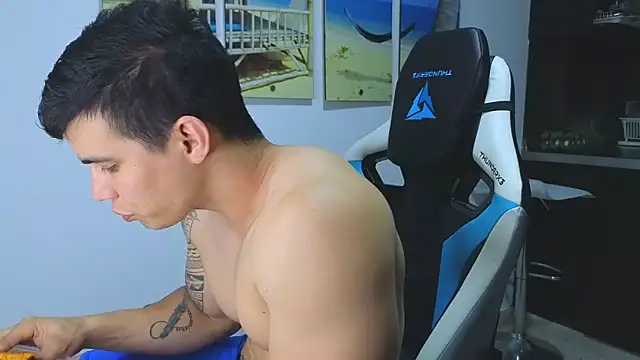 Snapshot of Ethanstill1 chatting on 02-16-25, 05:37 Ethanstill1 online show from 02-16-25, 05:37