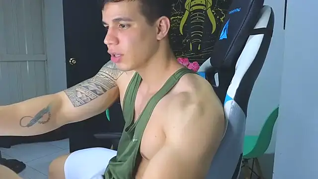 Snapshot of Ethanstill1 chatting on 03-14-25, 03:04 Ethanstill1 online show from 03-14-25, 03:04