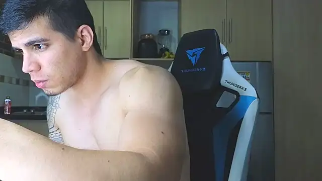 Snapshot of Ethanstill1 chatting on 09-16-25, 02:12 Ethanstill1 online show from 09-16-25, 02:12