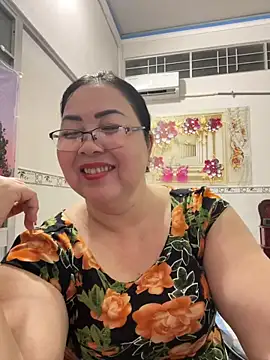Snapshot of NDith chatting on 04-30-26, 11:16 NDith online show from 04-30-26, 11:16