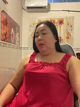 Snapshot of NDith chatting on 05-14-26, 12:01 NDith online show from 05-14-26, 12:01