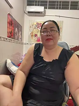 Snapshot of NDith chatting on 05-26-26, 01:51 NDith online show from 05-26-26, 01:51