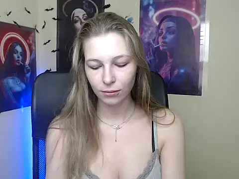 Snapshot of StrangerGi chatting on 05-15-26, 06:09 StrangerGi online show from 05-15-26, 06:09