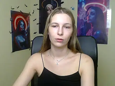 Snapshot of StrangerGi chatting on 05-28-26, 06:21 StrangerGi online show from 05-28-26, 06:21