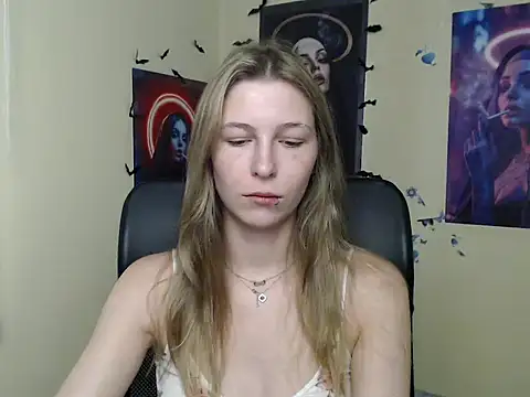 Snapshot of StrangerGi chatting on 06-23-26, 06:22 StrangerGi online show from 06-23-26, 06:22