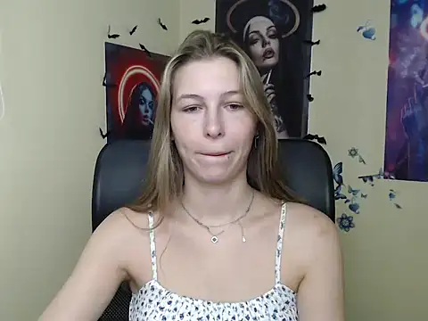 Snapshot of StrangerGi chatting on 06-29-26, 05:57 StrangerGi online show from 06-29-26, 05:57