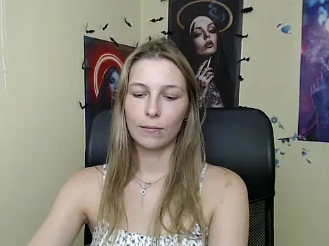 Snapshot of StrangerGi chatting on 06-29-26, 10:26 StrangerGi online show from 06-29-26, 10:26