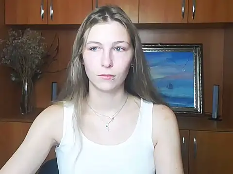 Snapshot of StrangerGi chatting on 07-15-26, 06:18 StrangerGi online show from 07-15-26, 06:18