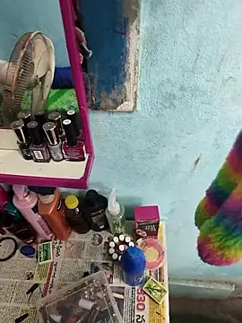 Snapshot of RoundHandler3 chatting on 01-11-26, 11:15 RoundHandler3 online show from 01-11-26, 11:15