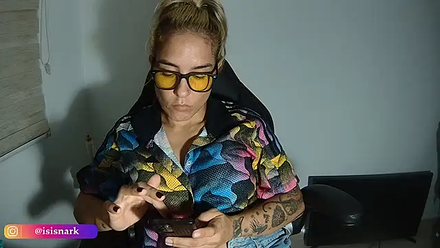 Isis69  online show from 11-05-25, 11:49