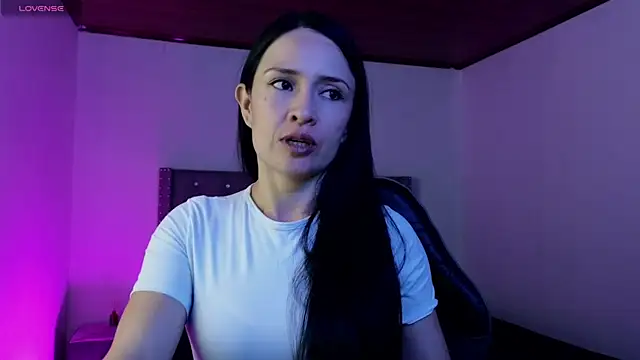 cristal hilton 10 online show from 12-14-25, 05:46