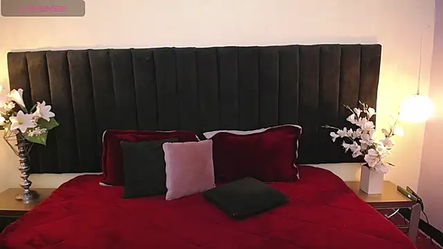 soft attraction online show from 04-15-26, 07:32