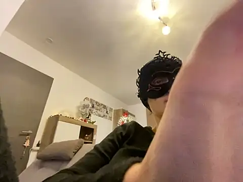 Marilou1983 online show from 12-02-25, 09:32