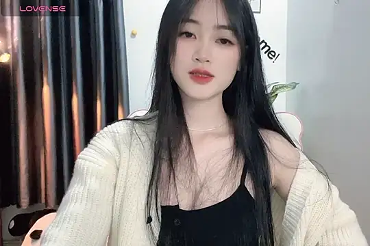 Snapshot of _Aimy_ chatting on 01-08-25, 07:13 Aimy online show from 01-08-25, 07:13