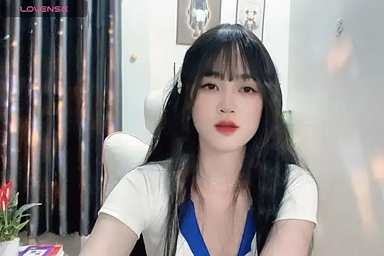 Snapshot of _Aimy_ chatting on 01-14-25, 07:00 Aimy online show from 01-14-25, 07:00