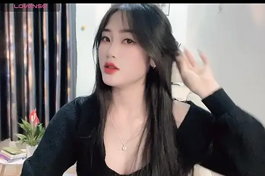 Snapshot of _Aimy_ chatting on 02-19-25, 04:12 Aimy online show from 02-19-25, 04:12