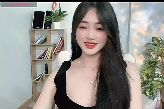 Snapshot of _Aimy_ chatting on 03-04-25, 08:05 Aimy online show from 03-04-25, 08:05