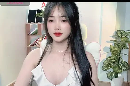 Snapshot of _Aimy_ chatting on 03-05-25, 06:56 Aimy online show from 03-05-25, 06:56