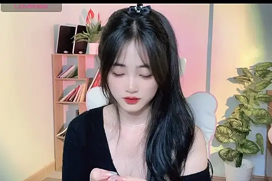 Snapshot of _Aimy_ chatting on 03-06-25, 06:41 Aimy online show from 03-06-25, 06:41