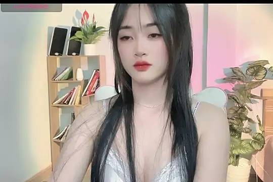 Snapshot of _Aimy_ chatting on 03-19-25, 03:19 Aimy online show from 03-19-25, 03:19