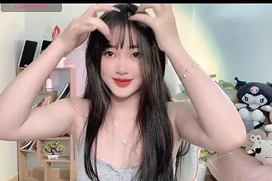 Snapshot of _Aimy_ chatting on 03-20-25, 06:41 Aimy online show from 03-20-25, 06:41