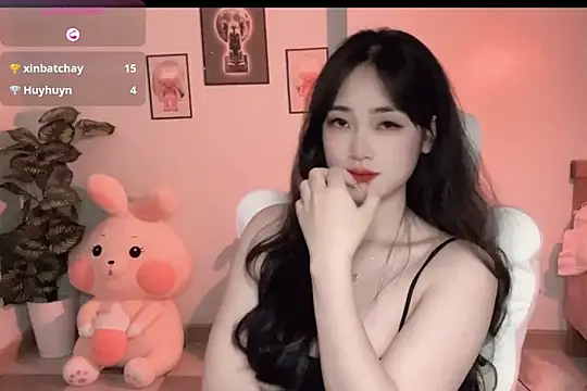 Snapshot of _Aimy_ chatting on 10-11-25, 04:05 Aimy online show from 10-11-25, 04:05