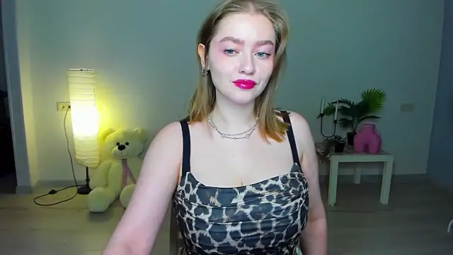 AidaPerry online show from 09-28-25, 04:12