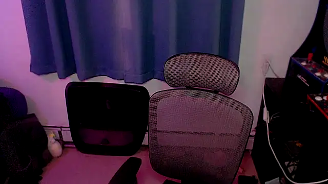 Snapshot of RyffBurnz chatting on 11-29-25, 04:04 RyffBurnz online show from 11-29-25, 04:04