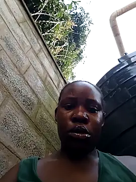 Snapshot of Xtra_bootie chatting on 09-19-25, 05:20 Xtra bootie online show from 09-19-25, 05:20