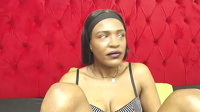 Snapshot of SpicyQueenxxxx chatting on 06-18-26, 06:46 SpicyQueenxxxx online show from 06-18-26, 06:46