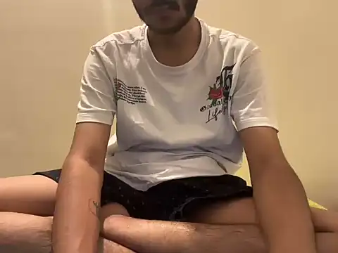 Snapshot of Bangloreboy160 chatting on 09-22-25, 05:15 Bangloreboy160 online show from 09-22-25, 05:15