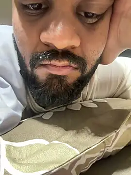 Snapshot of shrreyyyy chatting on 01-15-26, 03:55 shrreyyyy online show from 01-15-26, 03:55