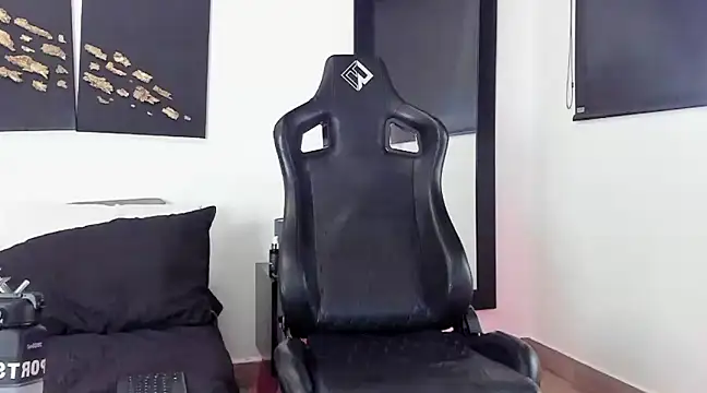 Snapshot of Dereck_vega chatting on 02-08-25, 08:42 Dereck vega online show from 02-08-25, 08:42