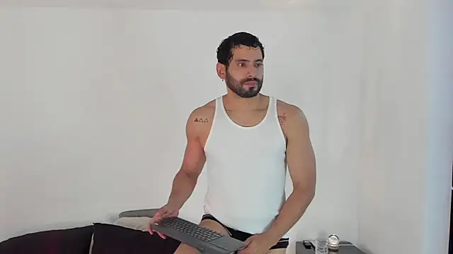 Snapshot of Dereck_vega chatting on 09-09-25, 08:52 Dereck vega online show from 09-09-25, 08:52