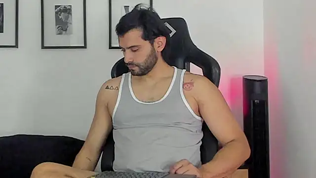 Snapshot of Dereck_vega chatting on 07-04-26, 04:46 Dereck vega online show from 07-04-26, 04:46