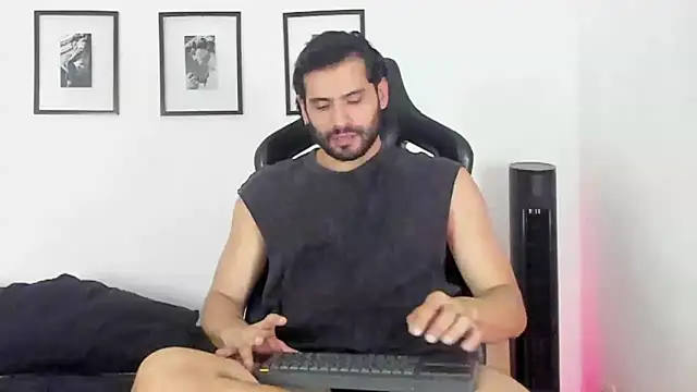 Snapshot of Dereck_vega chatting on 07-09-26, 11:09 Dereck vega online show from 07-09-26, 11:09