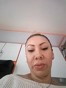 coral smitth online show from 04-15-26, 03:52