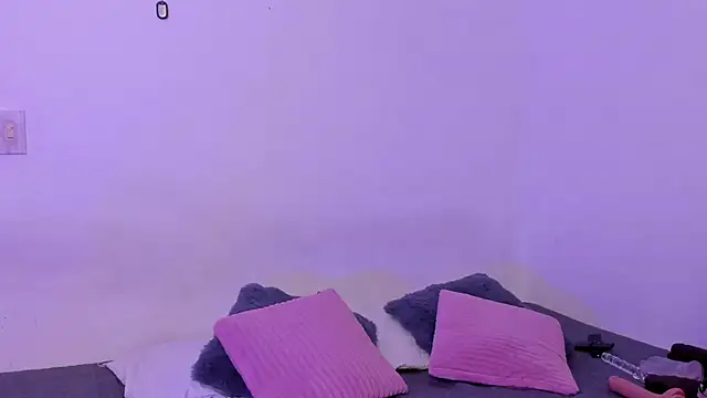 crystalvazquez online show from 12-05-25, 02:03