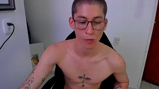 Snapshot of Jaack_str chatting on 12-19-24, 03:18 Jaack str online show from 12-19-24, 03:18