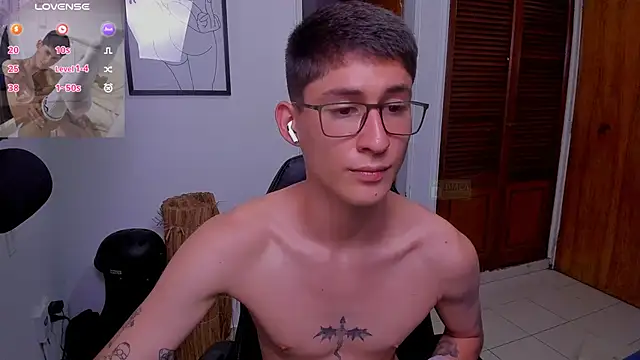 Snapshot of Jaack_str chatting on 02-19-25, 12:14 Jaack str online show from 02-19-25, 12:14