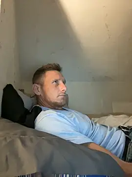 aaronmc311840 online show from 10-04-25, 07:06