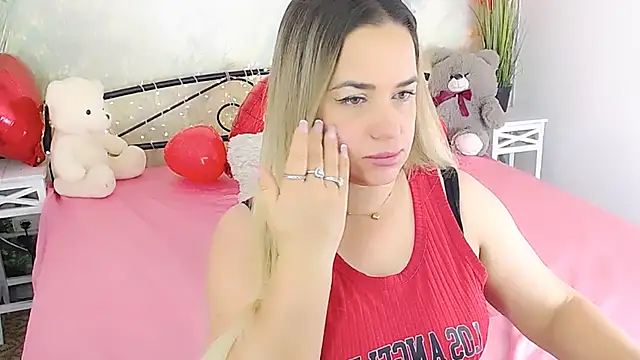 Snapshot of MilenaMiler_X chatting on 02-14-25, 12:30 MilenaMiler X online show from 02-14-25, 12:30